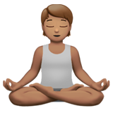 Femme Dans La Posture Du Lotus (peau légèrement mate)