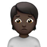 Femme Fronçant Les Sourcils (peau foncée)