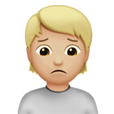 Femme Fronçant Les Sourcils (peau moyennement claire)