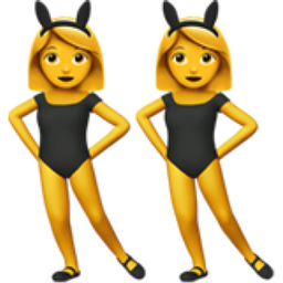Femmes Avec Des Oreilles De Lapin