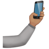 Selfie (peau légèrement mate)